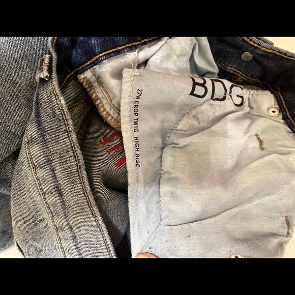 BDG Jeans | Uo Bdg Twig Crop High-Rise Distressed Patch Jeans | - Picture 5 of 5